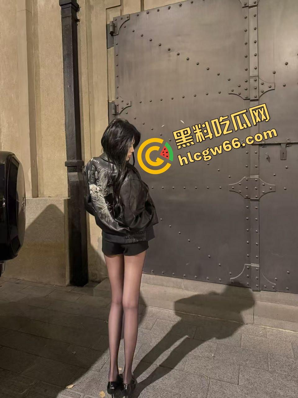 抖音哈尔滨人妻【辣妈康康】大尺度福利视频流出！黑丝肥臀自慰喷水，假屌猛插嫩逼淫叫爽翻天！-2