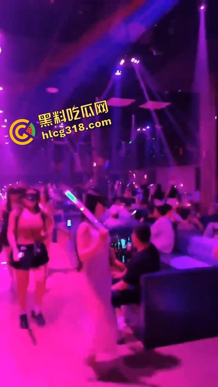 成都莎莎舞舞厅惊现毒逼传播链，一晚十几人上手，事后抽血查出问题，淫乱背后藏着毒液与绝症！-6