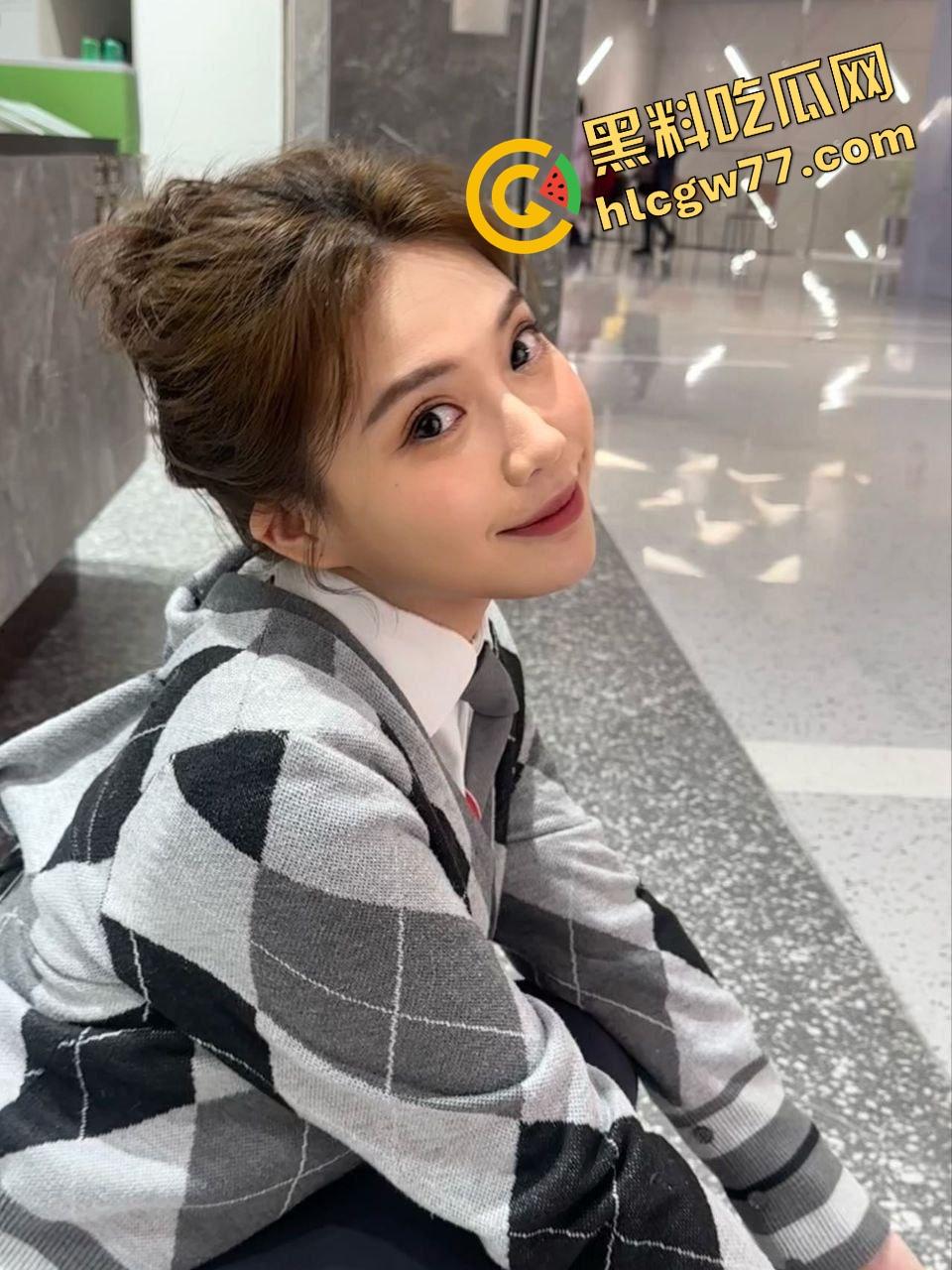 海角大神 乱伦亲妹妹 20岁妹妹化身小母狗 哥哥实在是忍不住了 最后内射妹妹无毛的小骚逼！-5