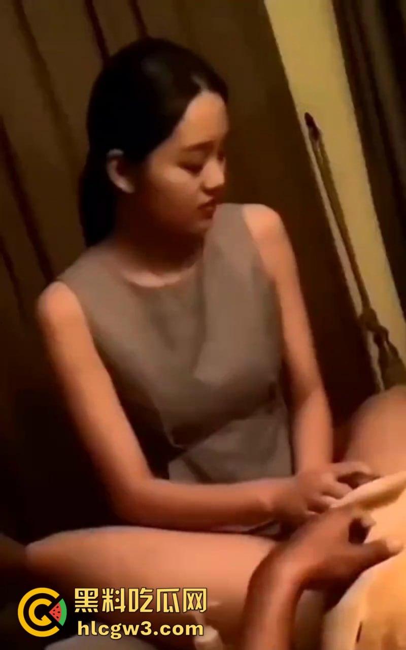 西安金钻会所推油天花板 高颜值技师推油打飞机手法惊人 无一鸡巴能逃她的神之手 撸鸡满分体验 !-3