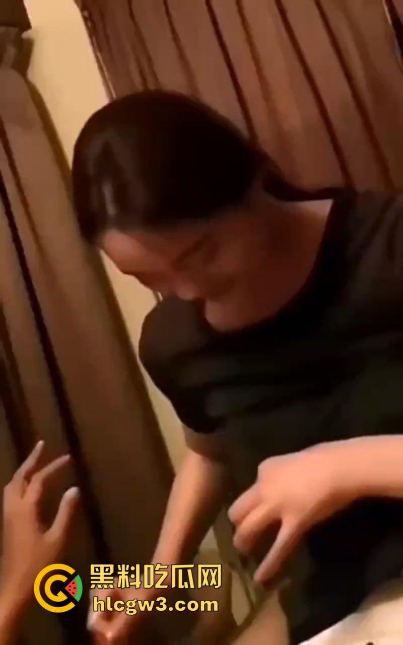 西安金钻会所推油天花板 高颜值技师推油打飞机手法惊人 无一鸡巴能逃她的神之手 撸鸡满分体验 !-15