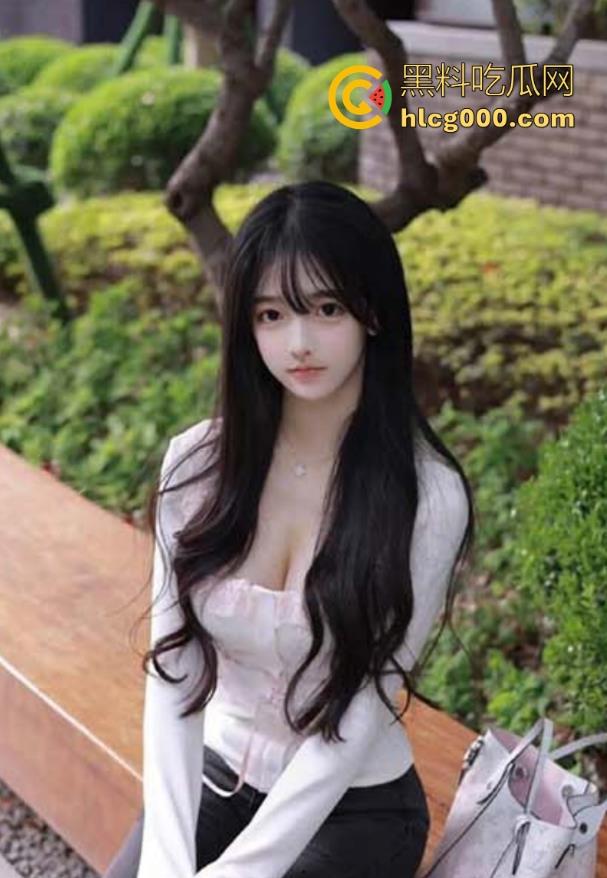 海角乱伦， 和萝莉亲妹妹性福的暑假生活，天天在家猛插狂操，无套操白虎嫩穴内射骚逼！-3