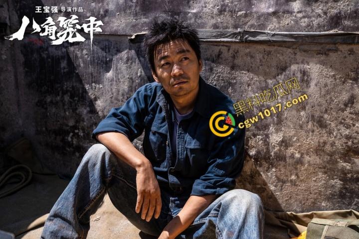 王宝强在《八角笼中》中展现震撼绝技，拳风呼啸血肉横飞，震惊观众心！层层逆境，少年激战求生，勇者无敌，拼搏出未来！-8