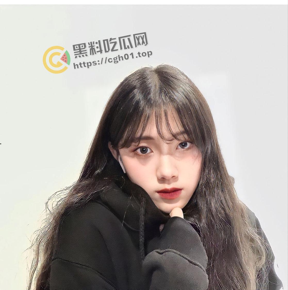 台湾台北大学生 教科书级别反差婊  御姐脸的人性飞机杯 自慰都能水多的溢出来-24