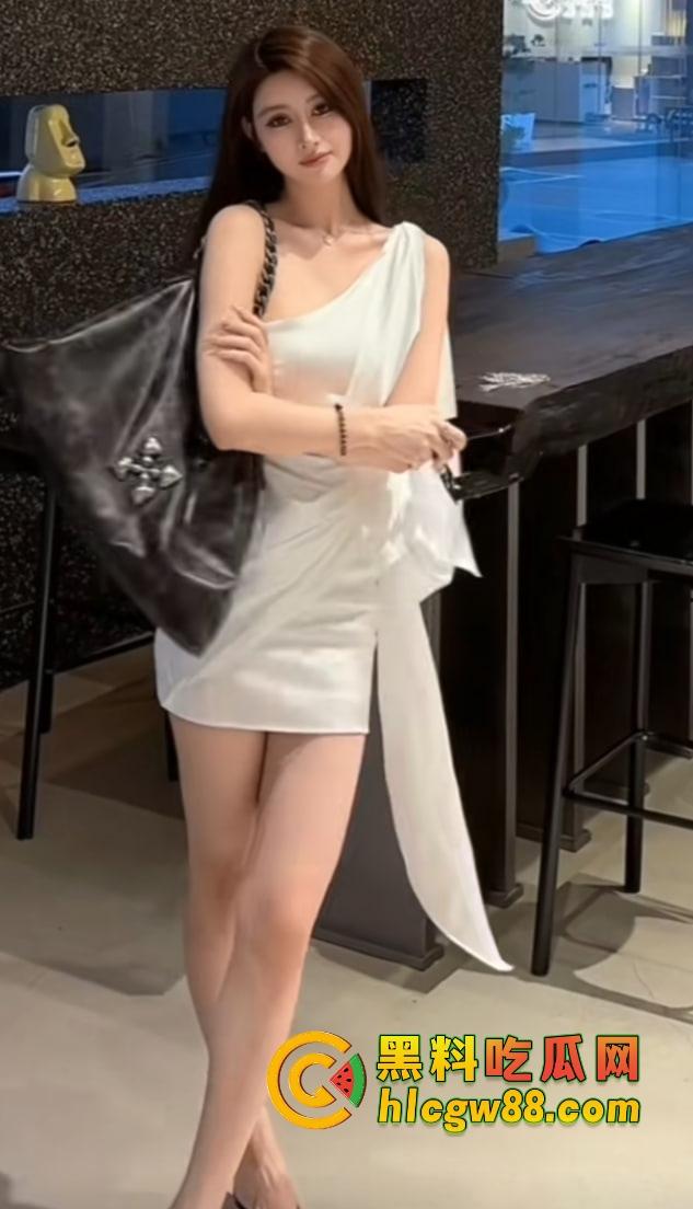 广东抖音小网红嫩模『一碗白米饭』5W拿下，175大长腿扛起来猛操，69口爆逼湿得滴水！-10