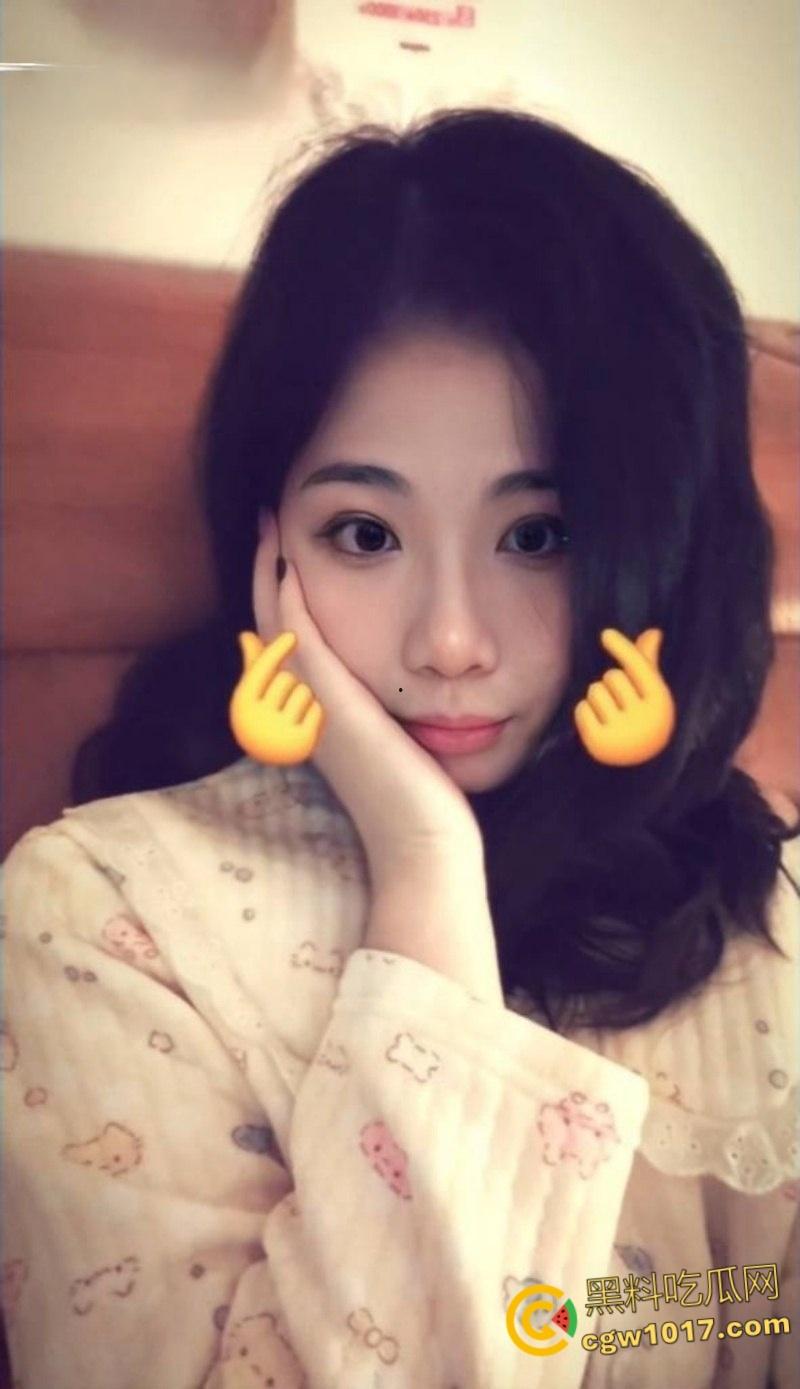 湖南长沙高颜母狗【赵莹】， 社交软件约炮被瓜友曝光，大屌后入爆操到失神，快射时主动张口求精液保养！-1