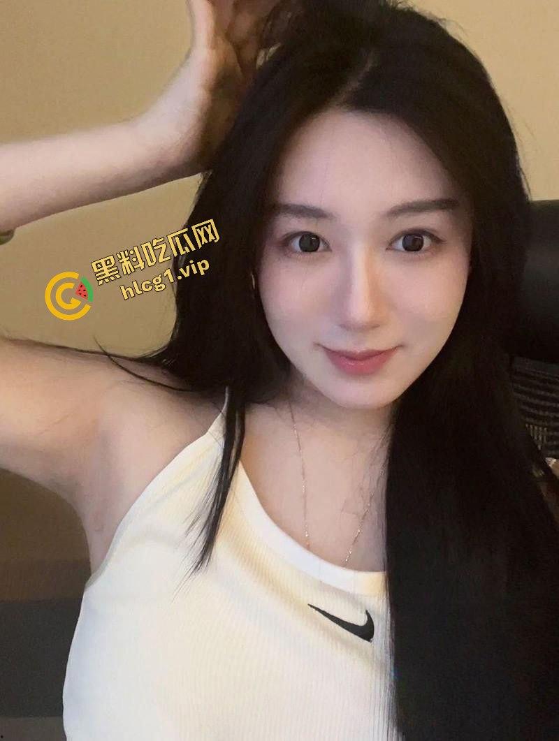 南京艺术培训班 长腿舞蹈老师『李晨洁』与学生家长偷情 有钱就能操！-1