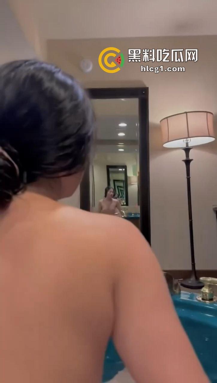 富婆千金小姐『周倩』海外沙滩上露出操逼 和男友高档酒店打水炮 视频流出-6