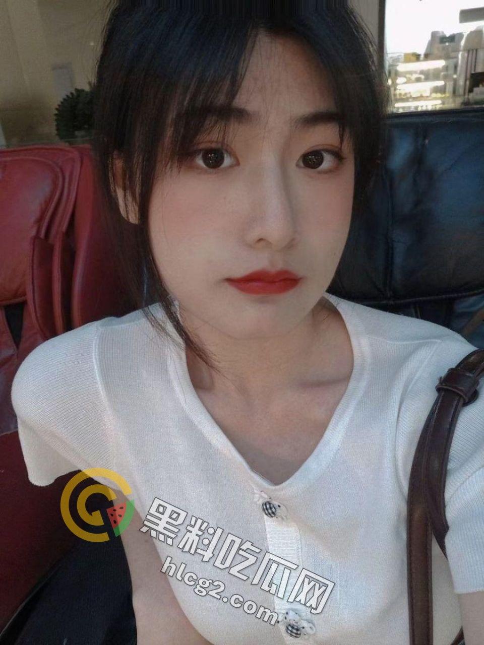 重庆黑森林小骚货与男人做爱视频意外流出！学妹借电脑竟引发全网狂潮！-1