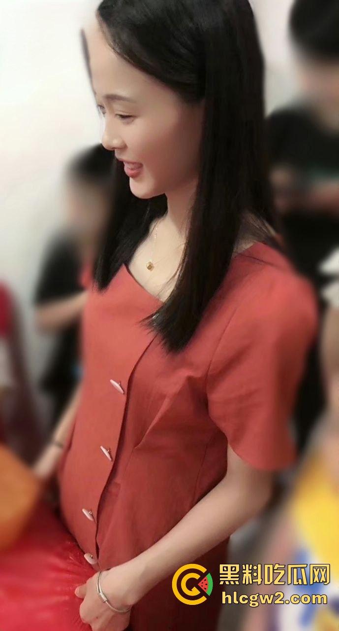 福建【郑雨桐】人妻反差震惊众人 表面端庄贤惠 私下性瘾超大 天天背着老公出去当出轨母狗！-4