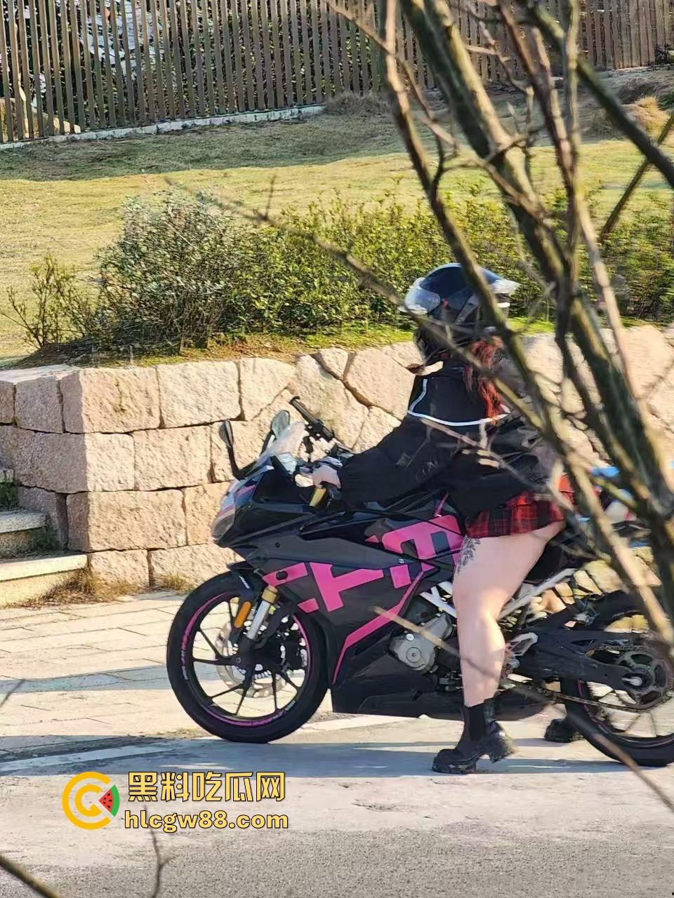 微胖界天花板,微胖尤物强行压制,男人直接被按弯,欲拒还迎坦克少女登场,彻底沦陷在肉感冲击中!-10