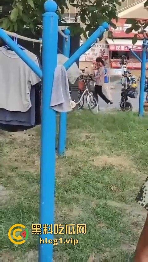 军训压力大？河南大学软件学院大三生宿舍爆发持刀大战,宿舍变修罗场！-1