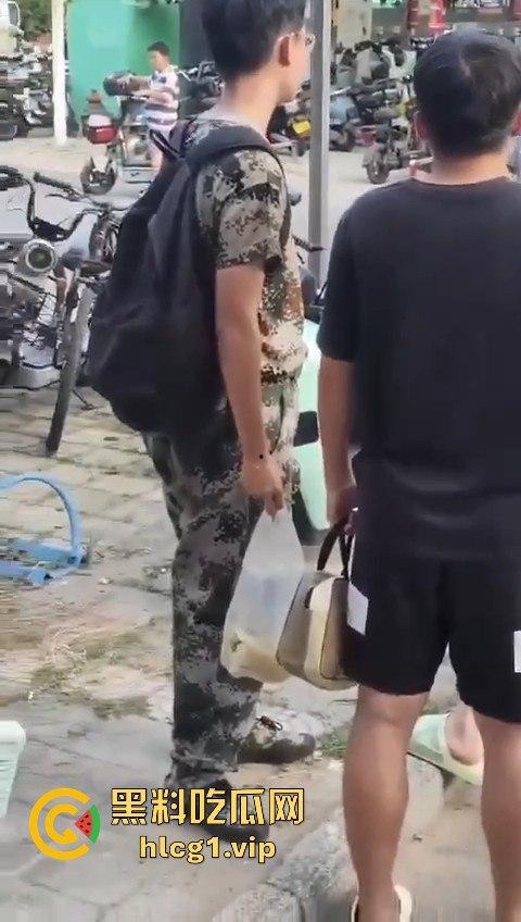 军训压力大？河南大学软件学院大三生宿舍爆发持刀大战,宿舍变修罗场！-9