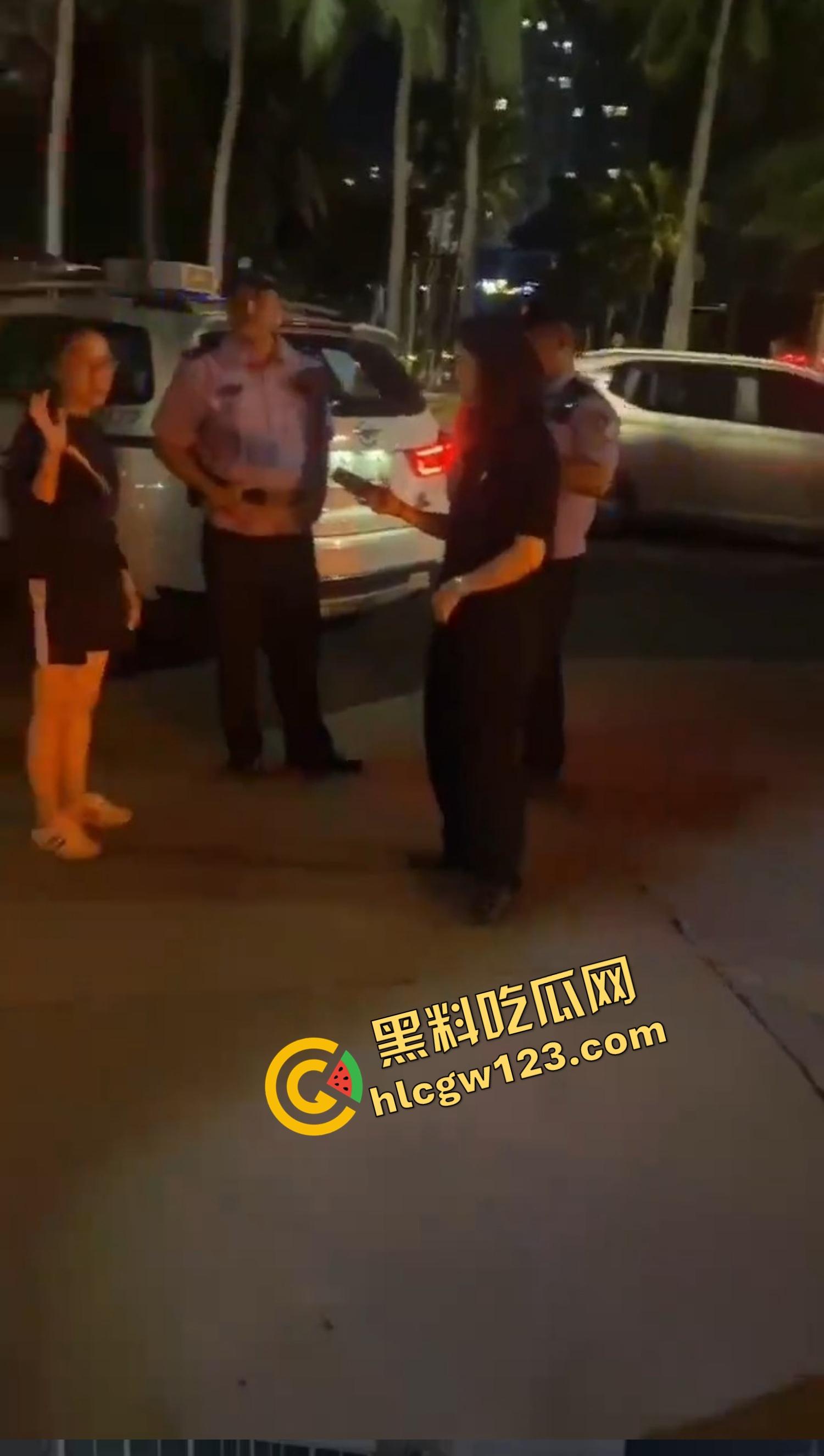 海南海口宝马车拖行小猫致死，群众当街怒吼追车，司机被围送派出所,这是碾压良知！-6