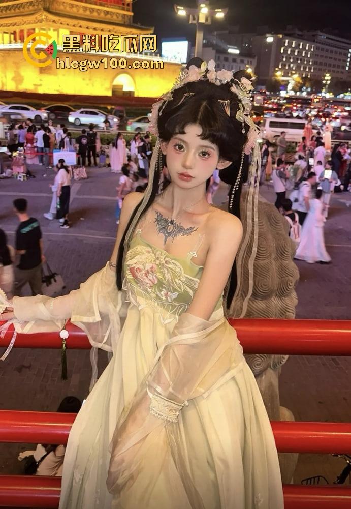 东莞女DJ水水真名『刘晓露』的捞女日记，金主曝光她出轨乱交内幕，下贱捞女毫无底线，骚的以为自己逼是金镶玉！-8