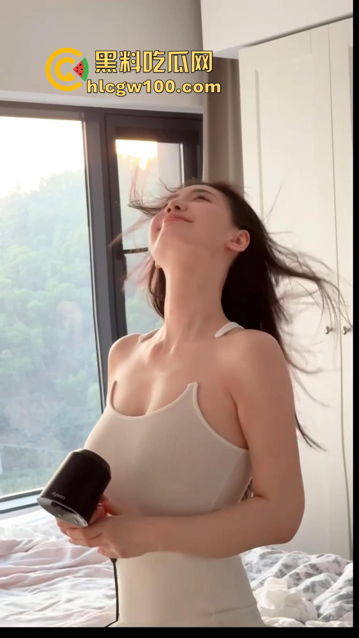 广州大学新闻与传播学院极品校花，渣男曝光超美粉鲍顶级肥臀，堪称天生性交名器，颜值身材全拉满！-9