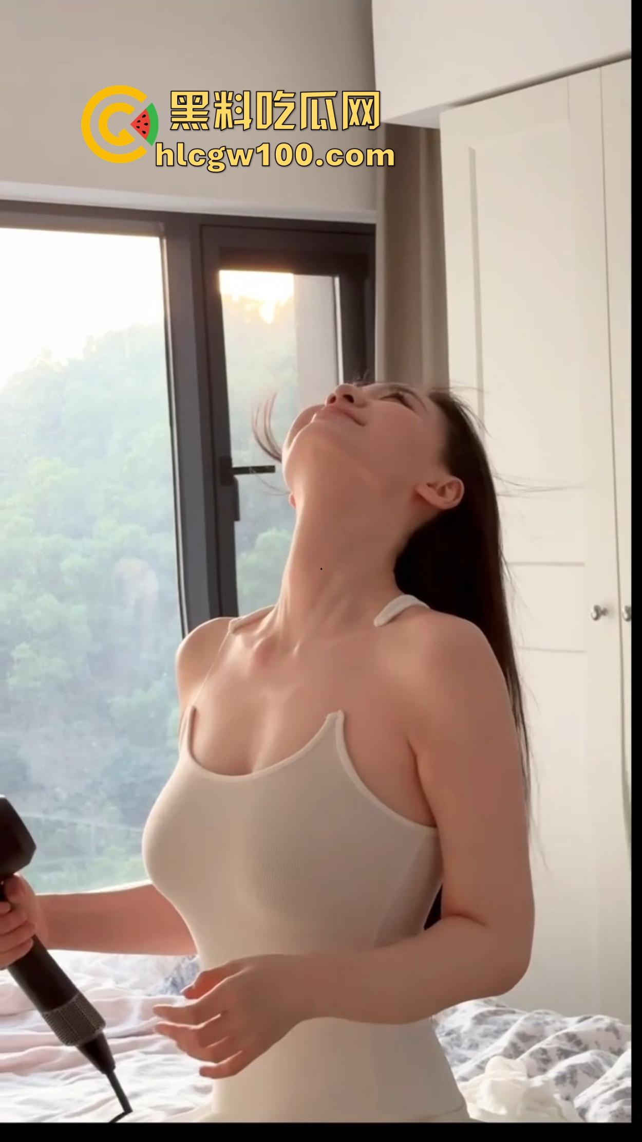 广州大学新闻与传播学院极品校花，渣男曝光超美粉鲍顶级肥臀，堪称天生性交名器，颜值身材全拉满！-10