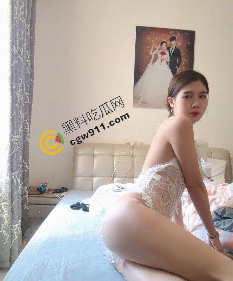陕西魅惑艳妻【钟玲】婚纱照下纵情欢愉，与炮友裸聊，极品美乳翘臀，丰满胴体挑逗众生-11