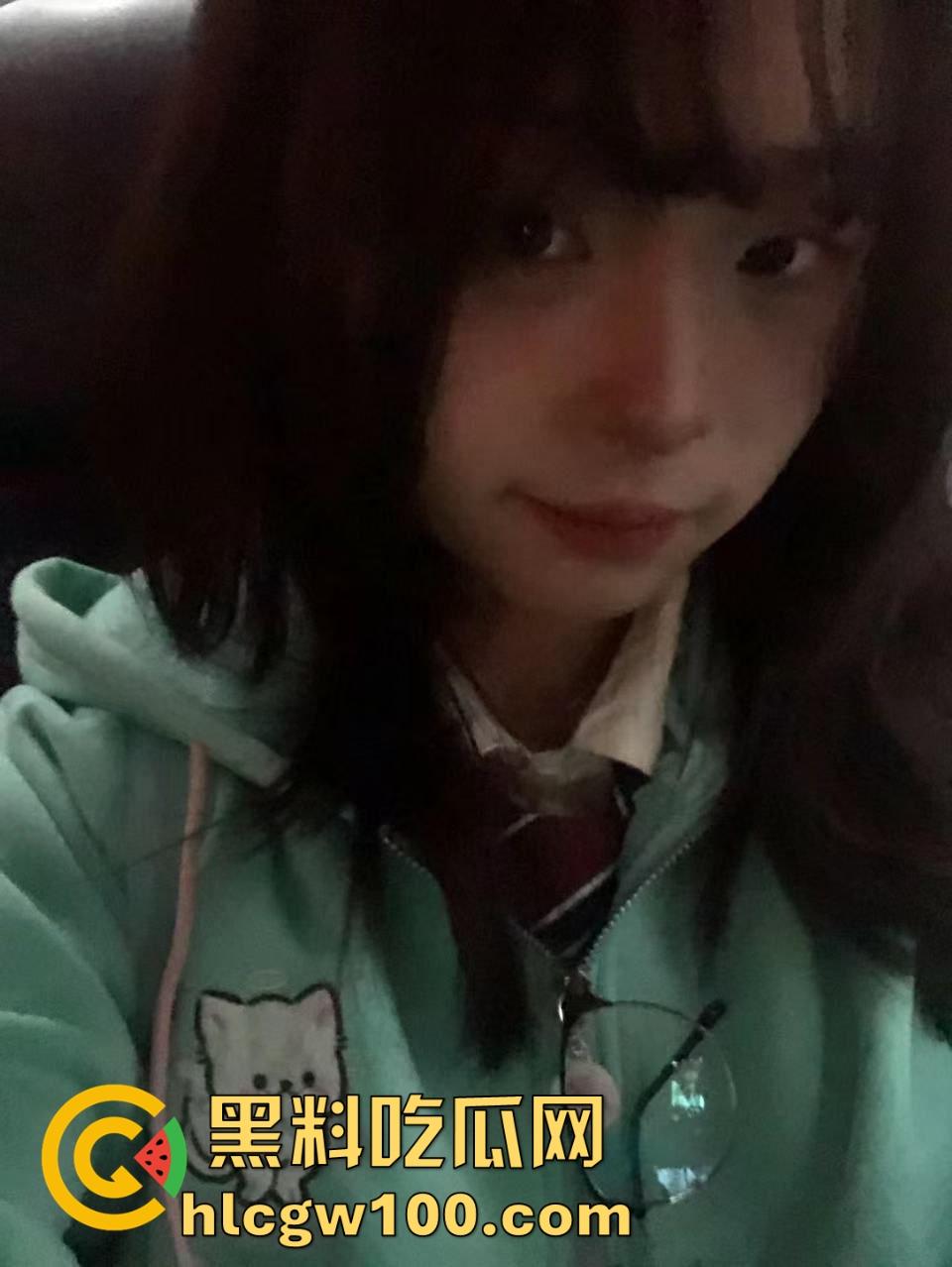 昆明文理学院大一『严依祎  』没几个粉丝呢已经开始伺候金主了 COS小妖精穿JK被爆操得满地流水！-7