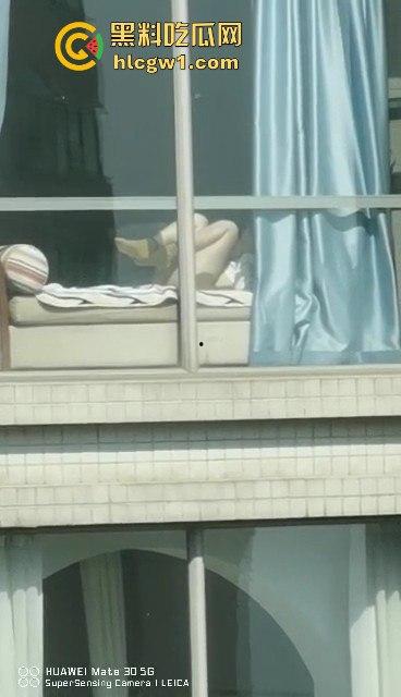 瓜友用华为手机偷拍邻居女孩看毛片自嗨！真TM清晰，以后干这事还是把窗帘拉上！这波偷拍真遥遥领先！-8