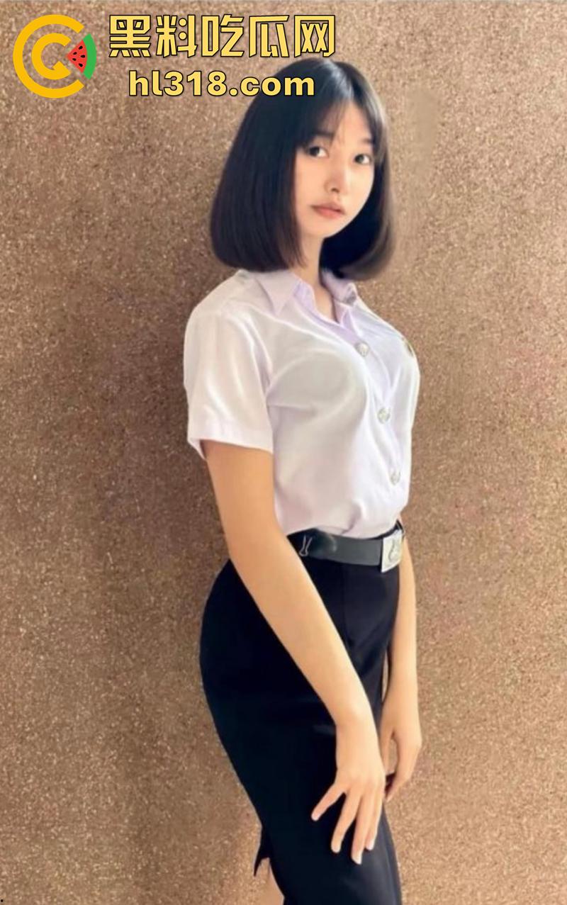 泰国拉拉队女神【Kae】，还在上高中的极品尤物，身材一流大奶翘臀，三点粉嫩性感诱人自慰视频流出！-2