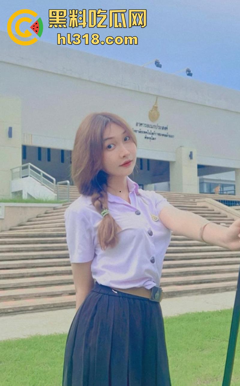 泰国拉拉队女神【Kae】，还在上高中的极品尤物，身材一流大奶翘臀，三点粉嫩性感诱人自慰视频流出！-4