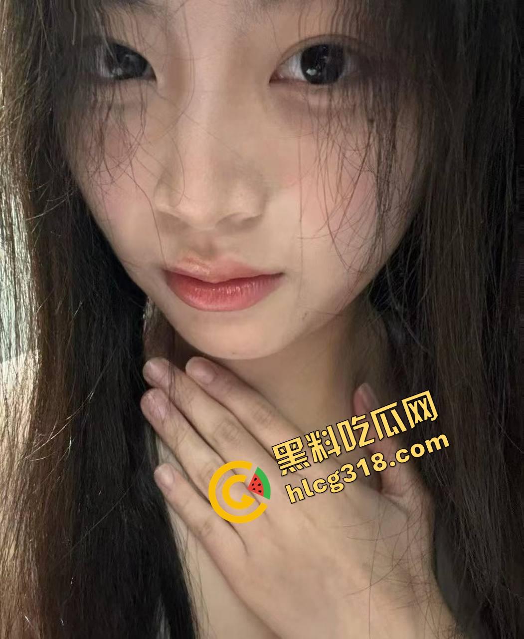 精液不能进我身体，但可以糊我丝袜上，骚母狗一边后入挨操一边叽叽喳喳跟闺蜜打电话聊天！-4