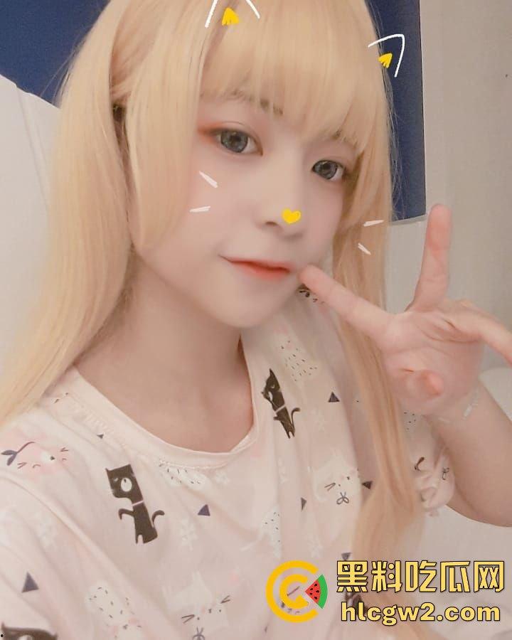 清纯嫩模【小黑喵】惨遭前男友曝光!性爱影片流出,反差太大看得人欲火焚身!-1