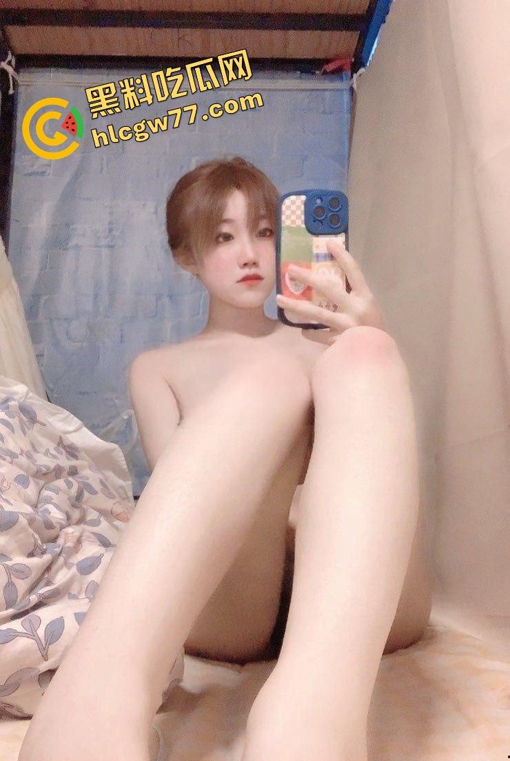 大学生活还没适应，她先适应了骚『王雨』卸下青涩伪装，宿舍镜头下舔手掰穴自渎到高潮喷涌！-23