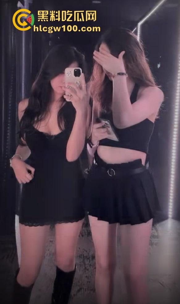 抖音10W粉网红【凯莹】福建骚鸡03年的货，包月3万随便玩，深喉爆操服务满分，有钱人的快乐真他妈让人酸！-4