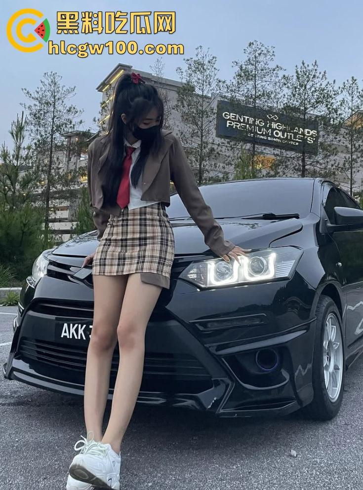 抖音10W粉网红【凯莹】福建骚鸡03年的货，包月3万随便玩，深喉爆操服务满分，有钱人的快乐真他妈让人酸！-8