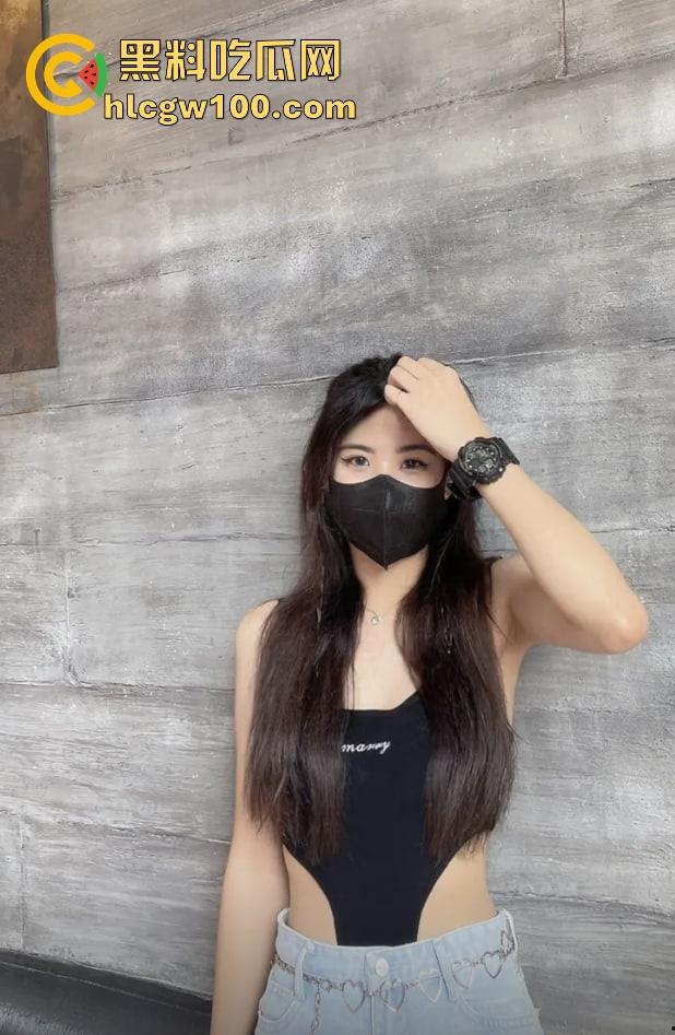 抖音10W粉网红【凯莹】福建骚鸡03年的货，包月3万随便玩，深喉爆操服务满分，有钱人的快乐真他妈让人酸！-13