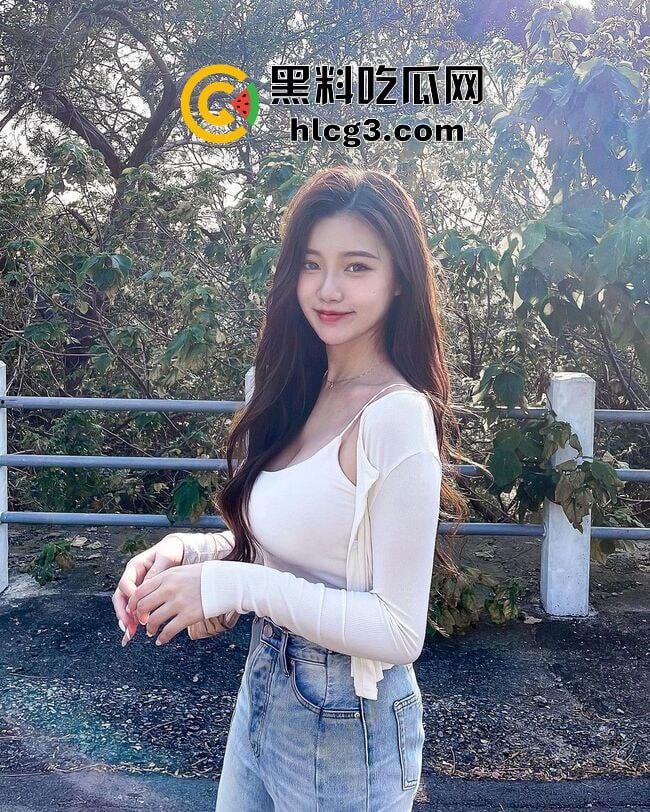 台湾高雄性感E乳美甲师【ChloeLin】沦为摄影师的母狗 不雅性爱视频泄密曝光-2