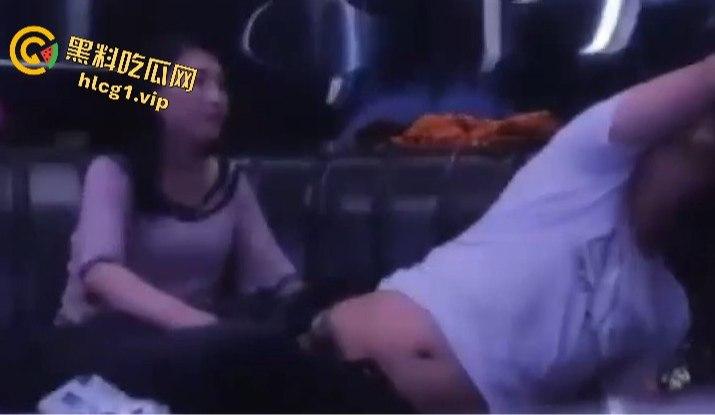 瓜友投稿：ktv不带套操嫂子！老公就在门外！最后再来个口爆真是惊险又刺激！-5