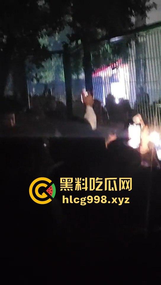 河南郑州黄河科技学院！女主用男友VIP卡狂开房，六年感情养了别人的母狗！-10