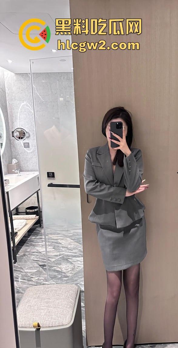 上海顶级名媛Elsa『林绾绾』 穷人女神富人玩物 天生母狗圣体 毒龙深喉样样通 调教啪啪全能选手！-1