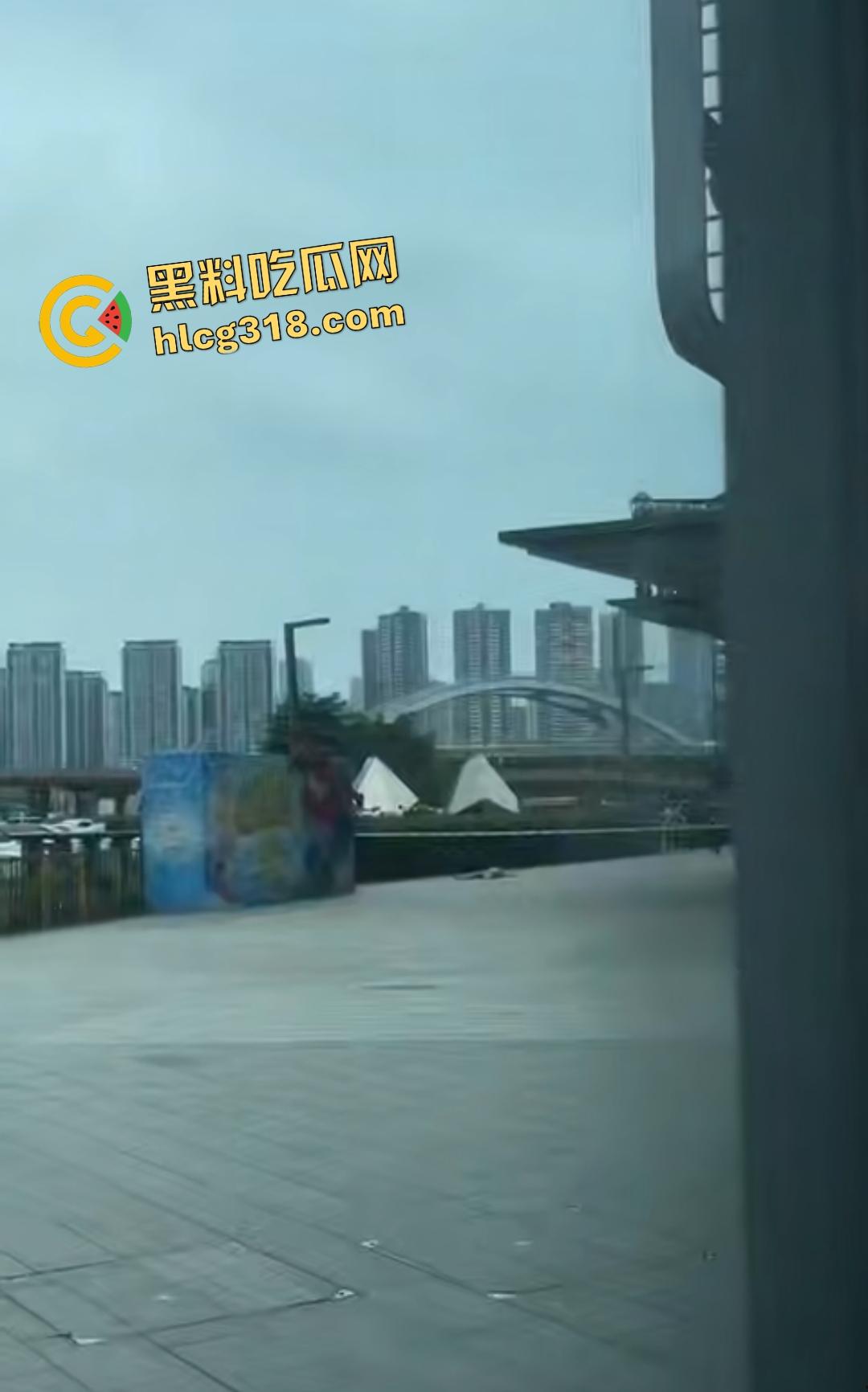 华侨城桔子酒店女子穿最爱的JK跳楼自杀悲剧!原因竟是女友遭男友暴打次日绝望坠楼!-7