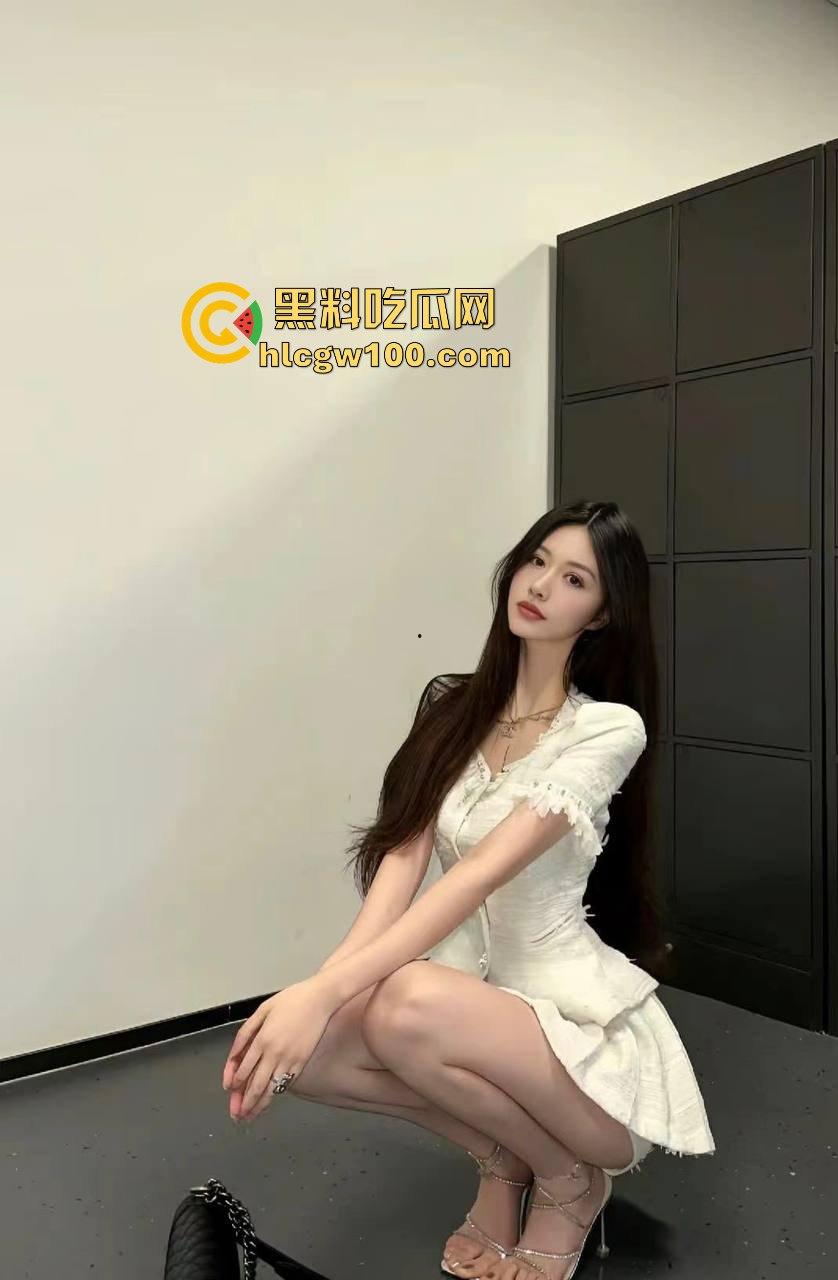 兰州御姐【周嘉怡】欲望压不住，大龄剩女黑丝诱惑被拉到公寓暴力输出，淫水横流浪叫到腿软，这火力真绝了！-13