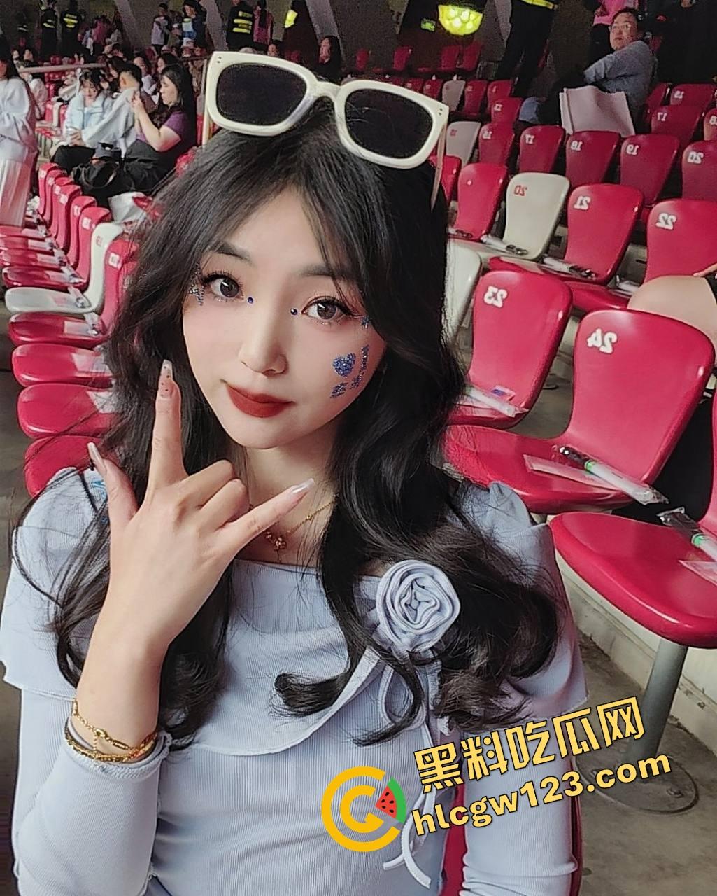 民宿开房无套爆操啪啪啪啪正激烈，换姿势换到发现针孔摄像头，女的还没高潮，摄像头先翻车！-5