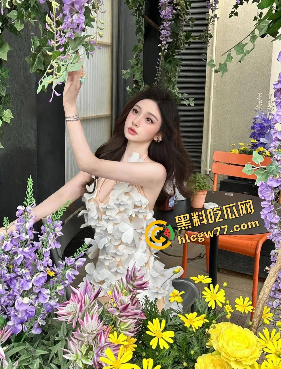 520没炮打？那你就看看马来西亚骚主播倒立插阳具跳蛋双开，光速射爆，吊打国内一众黄播！-4