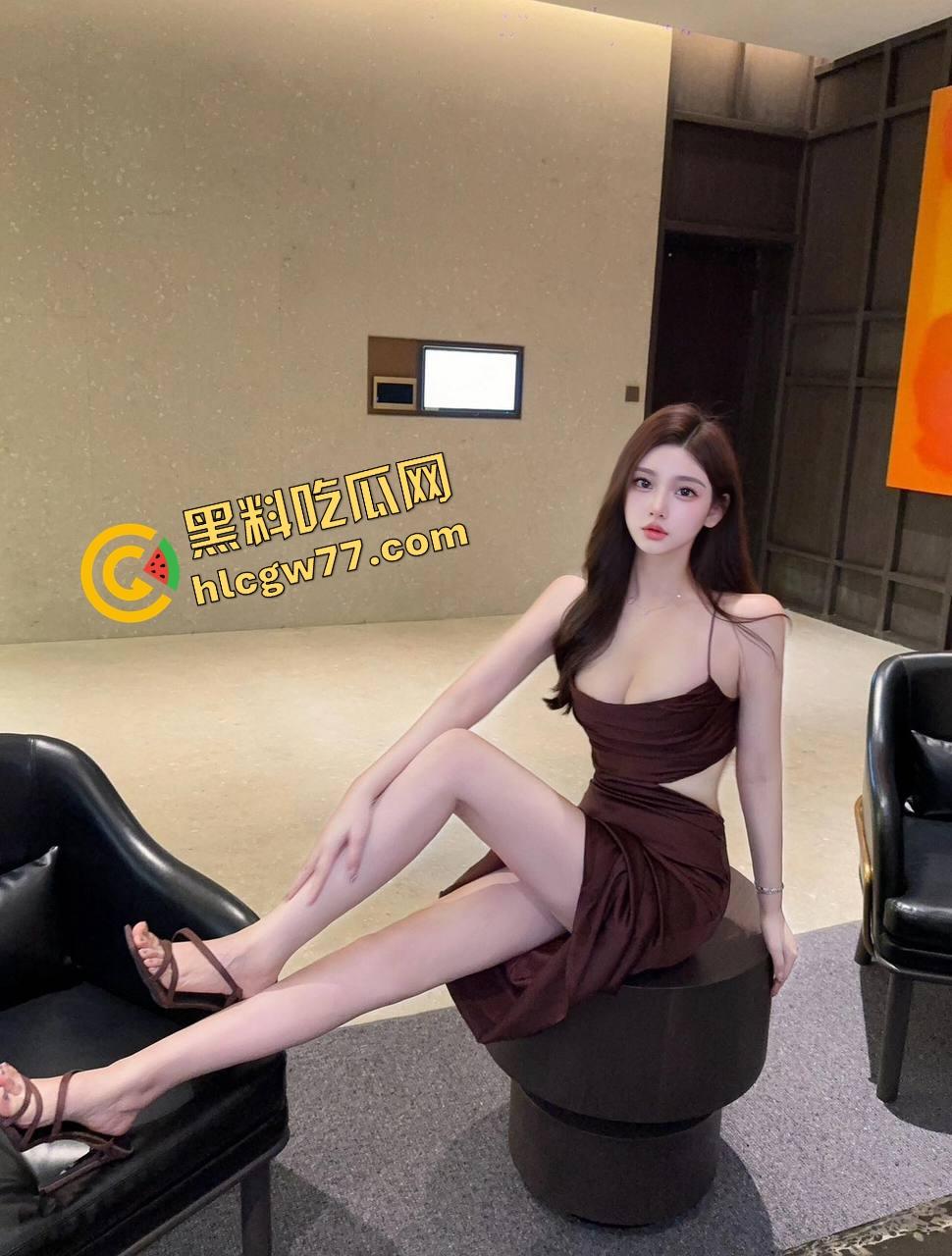 520没炮打？那你就看看马来西亚骚主播倒立插阳具跳蛋双开，光速射爆，吊打国内一众黄播！-5