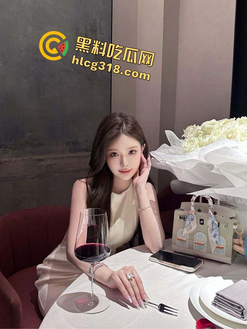 后入有多顶？看到那骚屁屁撞击弹起来，99%男人当场缴械，女友自己动最要命，后入反弹那一下你能挺多久？-5