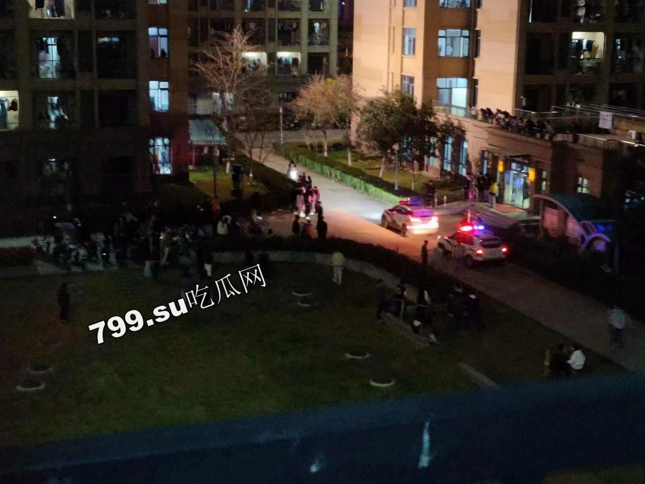 网传某学校在校生厕所生小孩 弃子-9