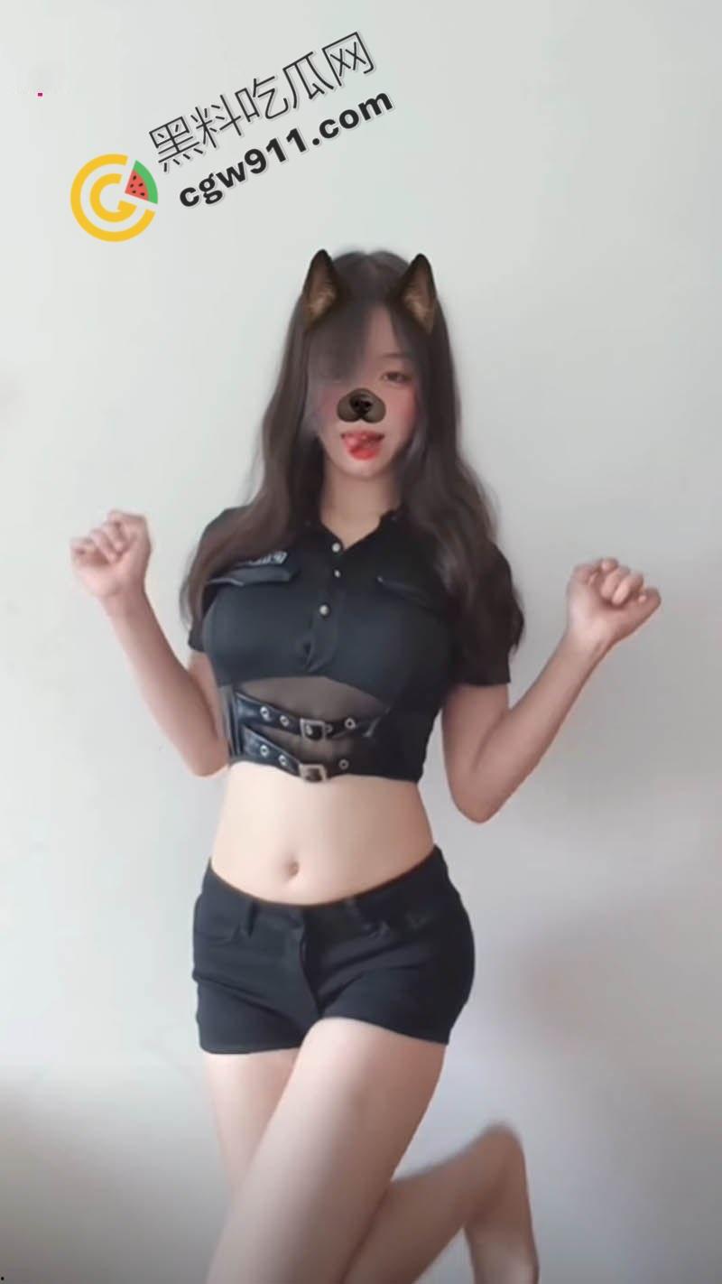 抖音极品网红【U芋源】与榜一大哥裸聊视频流出！狂野自慰，雪白大奶勾魂夺魄，道具深插呻吟不断！-2