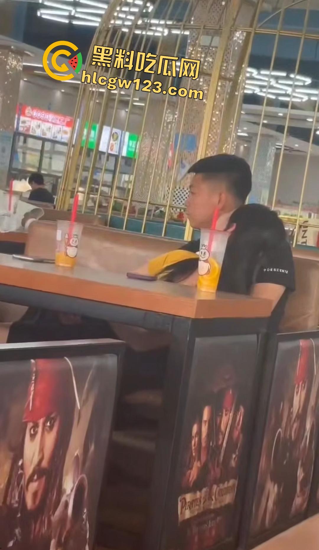 青岛技师学院食堂惊爆狗男女口交，蜜雪冰城边喝边舔，精子果茶就此诞生！-2