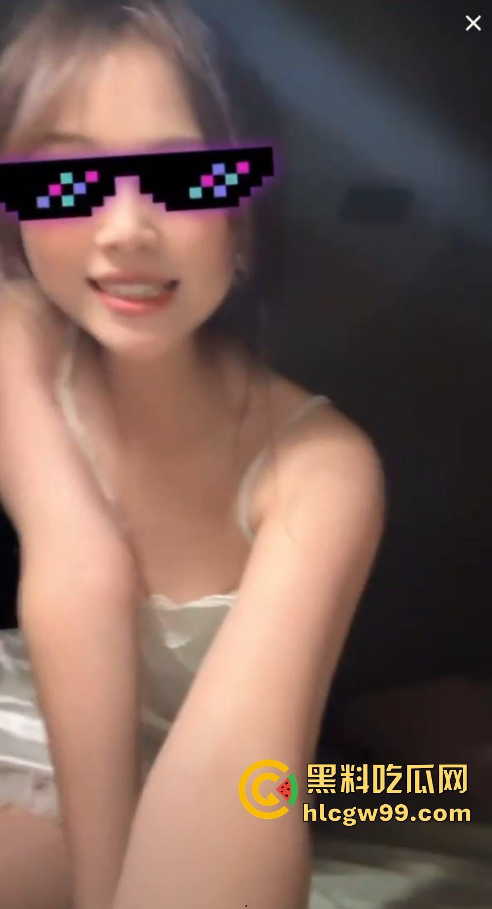 江西精神小妹【萍果】跑路怀化，家里闹翻后混迹酒吧，夜夜夜店蹦迪嗨爆，没钱就开私播抠逼赚快钱，互联网卖逼！-25