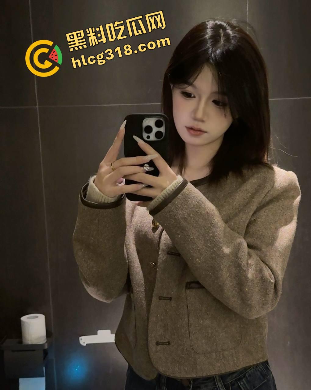 海角乱伦大神新作,野外水库边操得亲姐狂喷水,路人大爷驱赶中抠逼也能高潮!-3