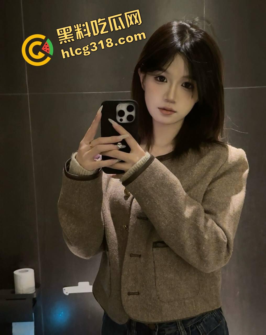 海角乱伦大神新作,野外水库边操得亲姐狂喷水,路人大爷驱赶中抠逼也能高潮!-4