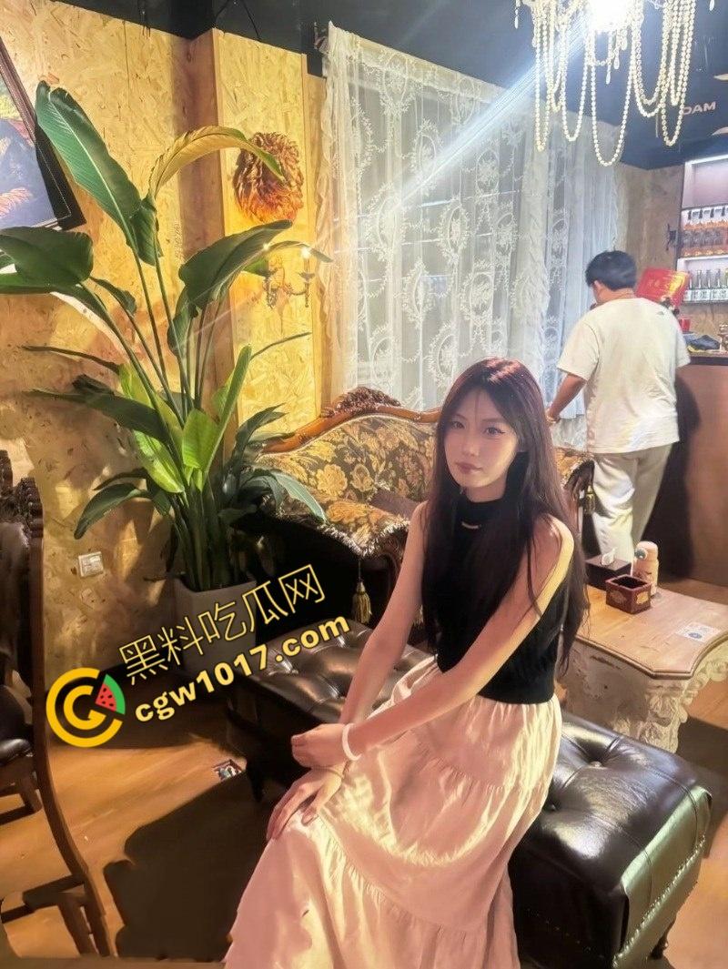 山东临沂【王嘉琪】性爱视频曝光，无套深入交欢，淫水四溅，白浆喷发，痉挛尖叫，超强视觉盛宴-2