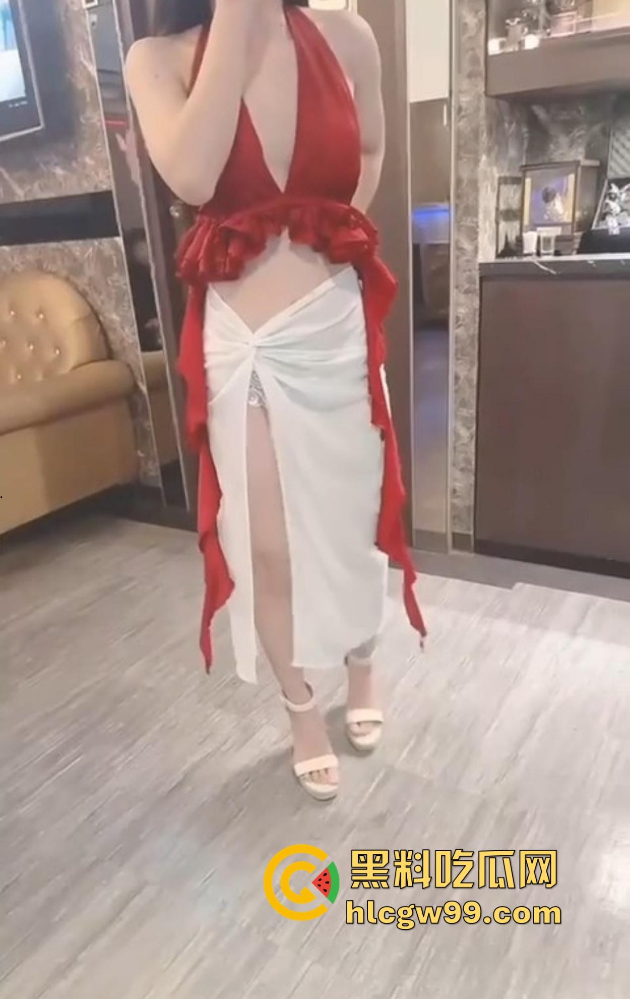 什么地方让你忘掉烦恼？酒不醉人自醉，聊天还能顺便射在大腿上，掏胸给你看还不报警，真是致富的终极动力！-8